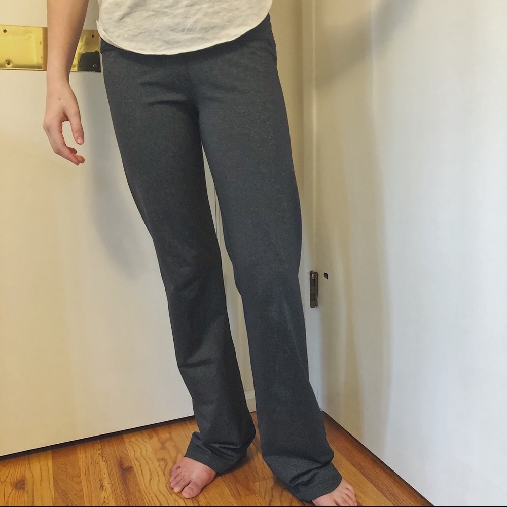 grey yoga pants